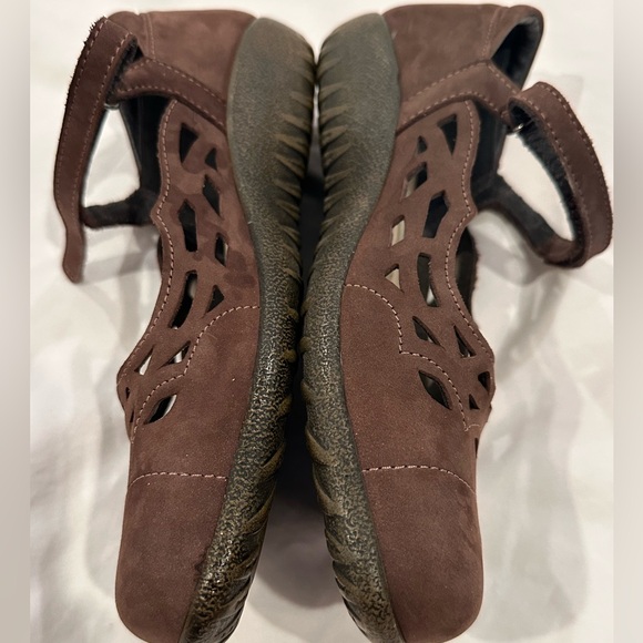 Noat Agathis Mary Jane - Picture 3 of 7